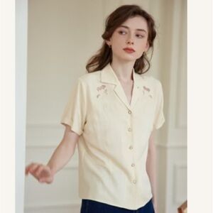 Simple Retro - Elora V-neck Yellow Floral Embroidered Blouse